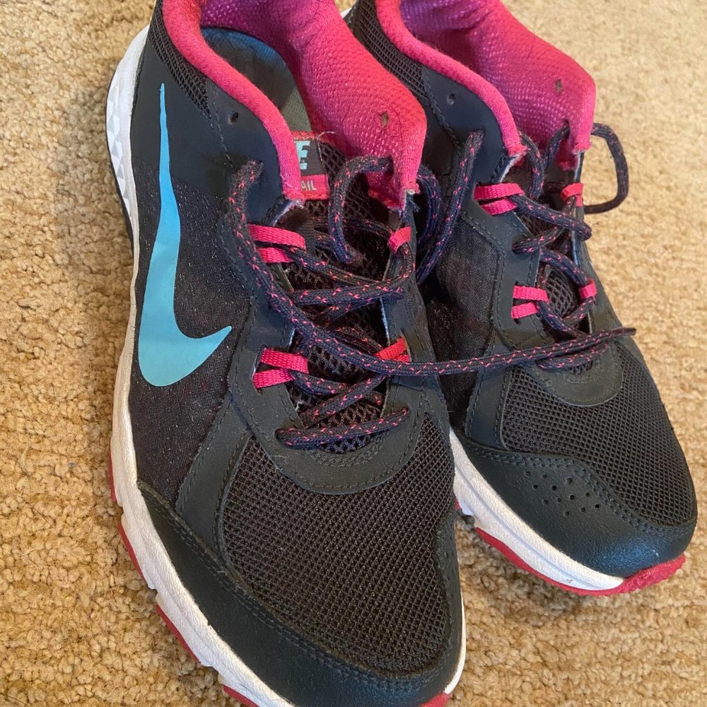 Women's Nike Sneakers-- US 9 - Picture 3 of 3